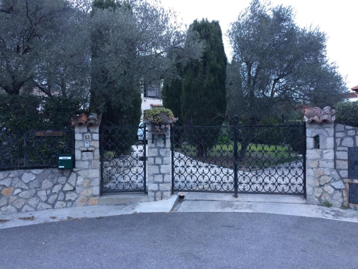 Appart 2 Pieces Independant Dans Villa Proche Centre Ville Au Calme Mandelieu Exterior foto