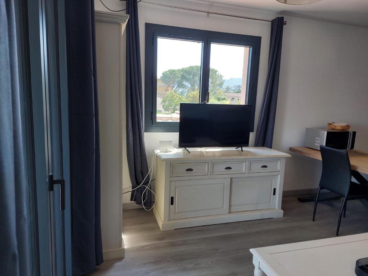 Appart 2 Pieces Independant Dans Villa Proche Centre Ville Au Calme Mandelieu Exterior foto
